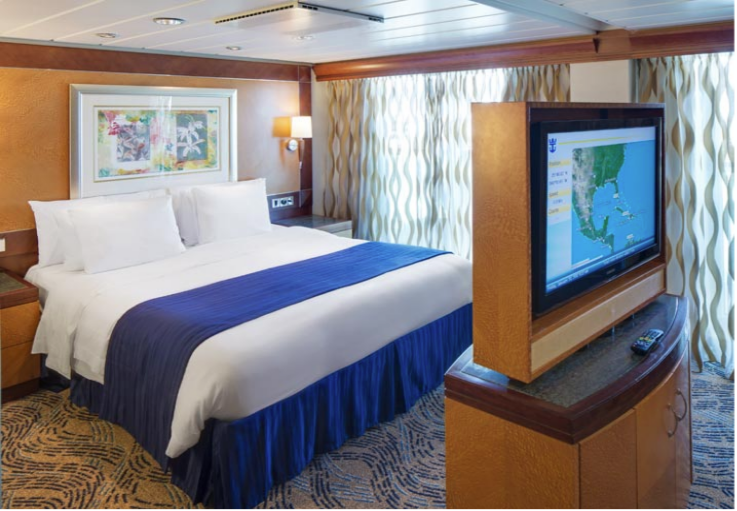Royal Carribean Serenade of the Seas Owner's Suite.png